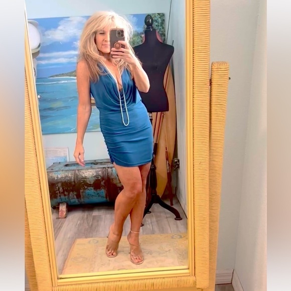 ⭐️Pronto USA, Gorgeous Ruched Vibrant BodyCon,Form Flattering, Metal Back, L - Picture 10 of 14